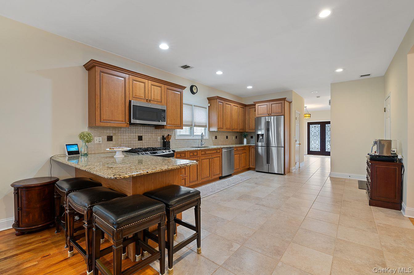 #8 photo, 322 Elmore Avenue, 長島 East Meadow , NY 11554