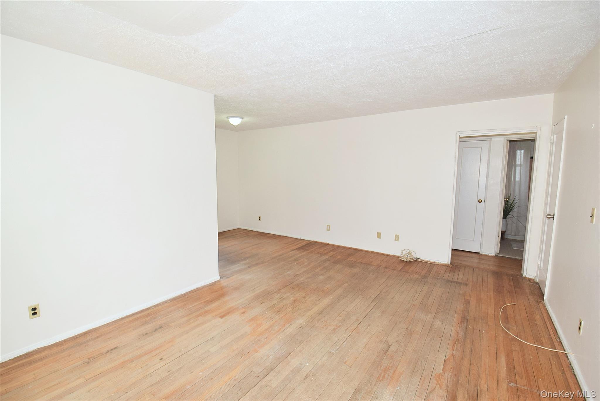 #5 photo, 163-49 Willets Pt Boulevard, Whitestone , NY 11357