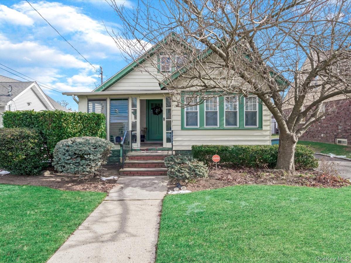 #1 photo, 1769 Harte Street, नासाउ काउंटी North Baldwin , NY 11510