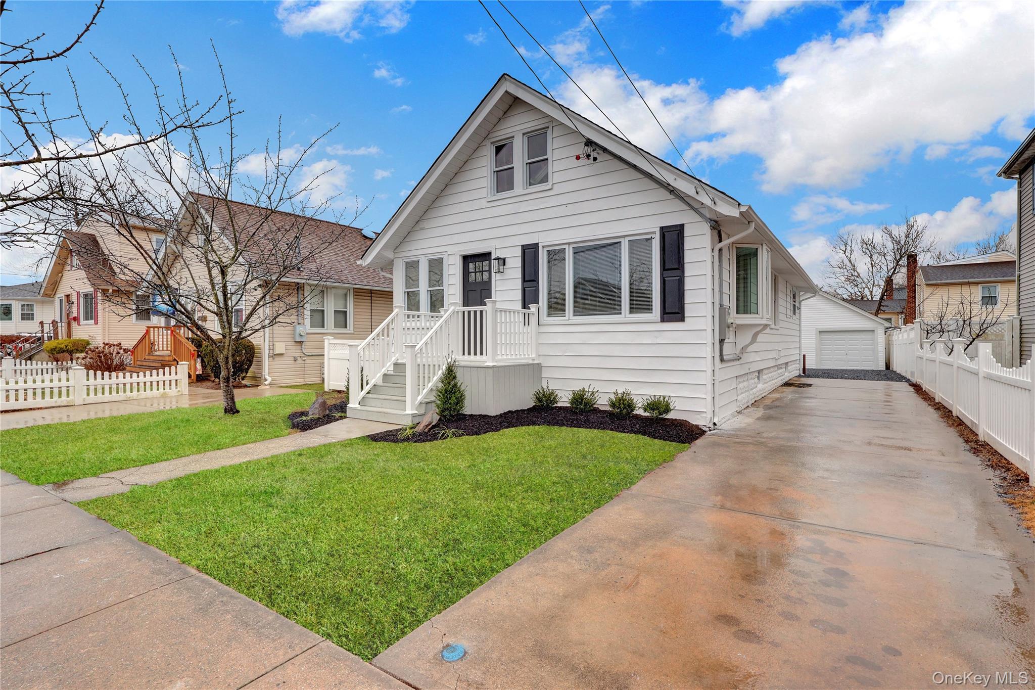 #1 photo, 820 Jefferson Street, Baldwin , NY 11510