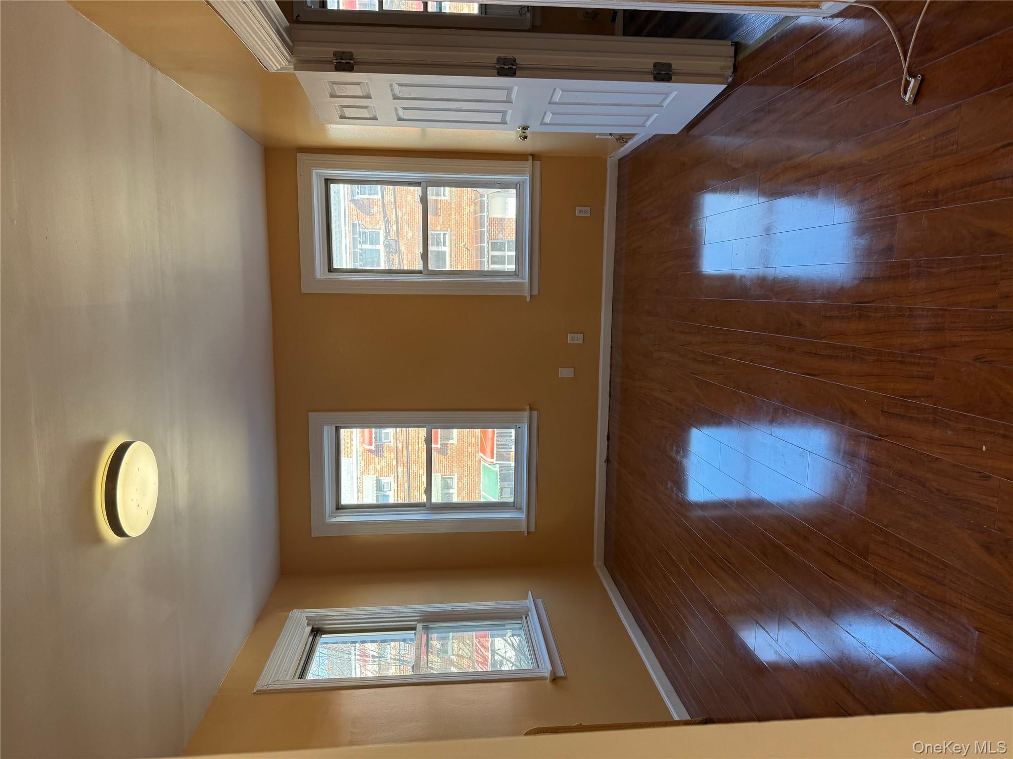 #9 photo, 822 E 215th Street, ब्रोंक्स Bronx , NY 10467