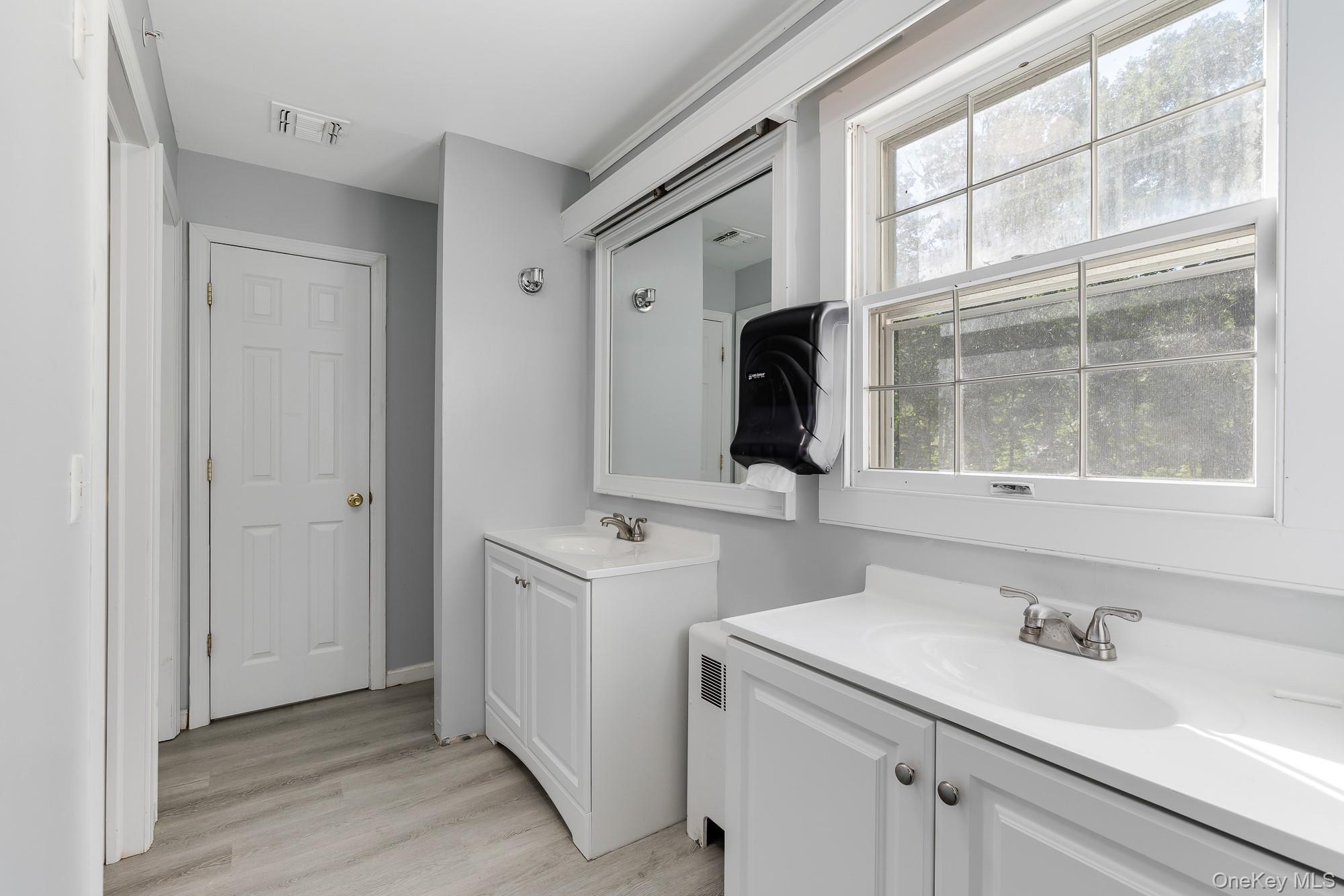 #15 photo, 996 Haverstraw Road, Suffern , NY 10901