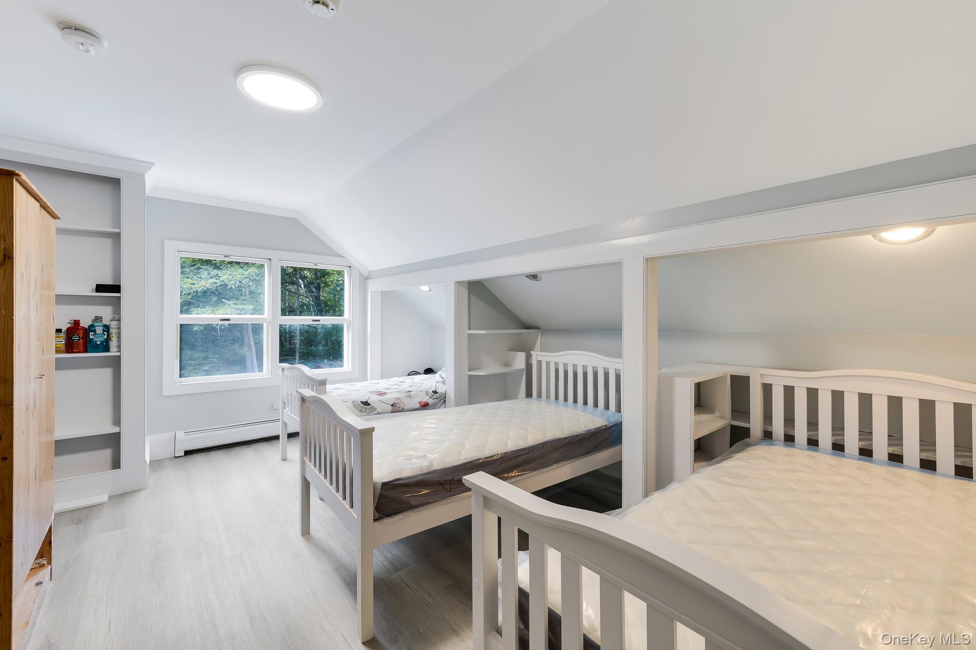 #20 photo, 996 Haverstraw Road, Suffern , NY 10901