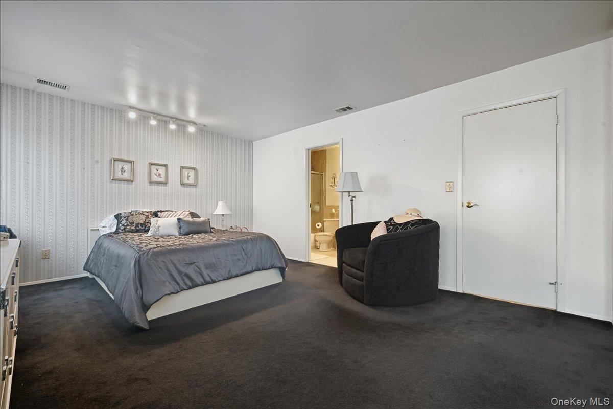 #13 photo, 47 Balsam Court, ناسو Wantagh , NY 11793