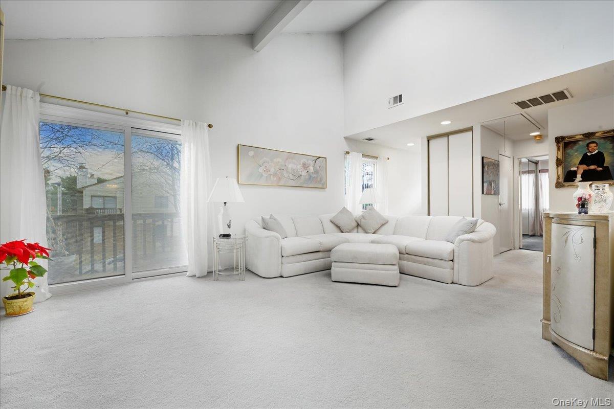 #3 photo, 47 Balsam Court, ناسو Wantagh , NY 11793