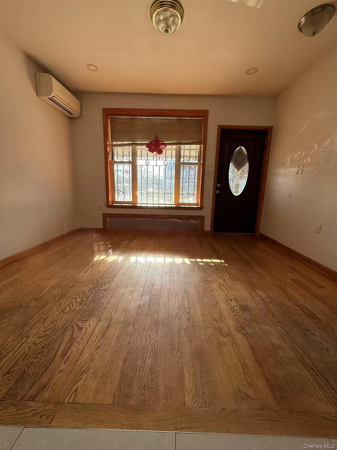 #9 photo, 14627 61st Road, Flushing , NY 11367