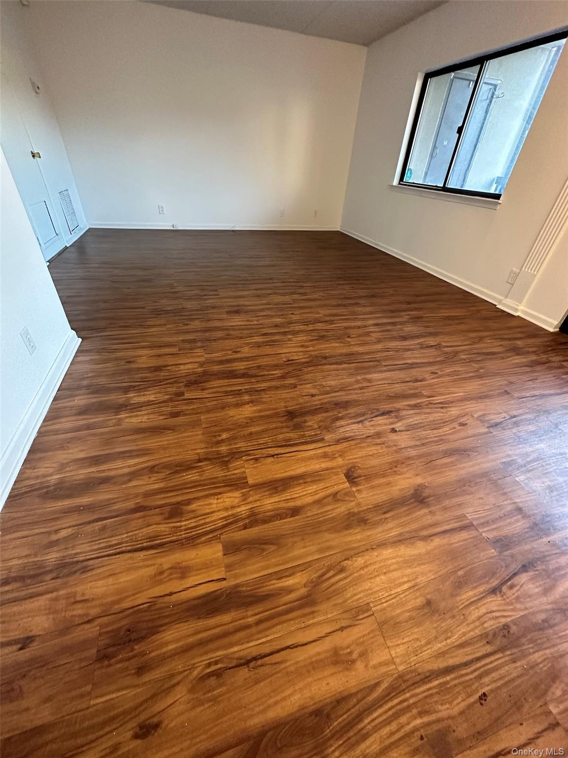 #18 photo, 5-46 115th Street, 뉴욕퀸즈 College Point , NY 11356