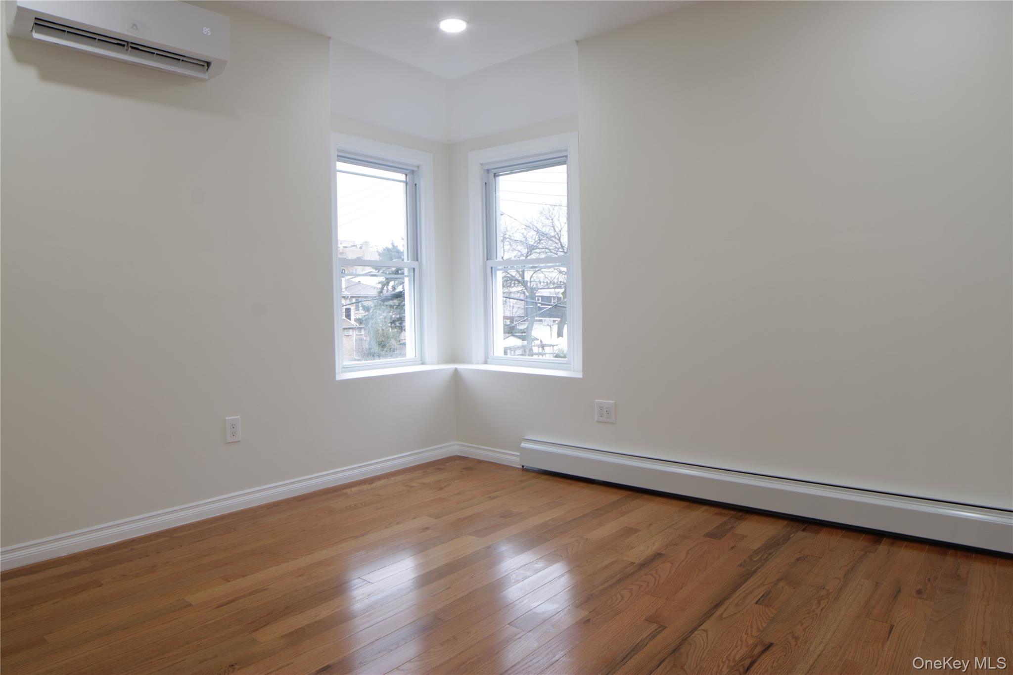 #16 photo, 22011 94th Drive, كوينز Queens Village , NY 11428