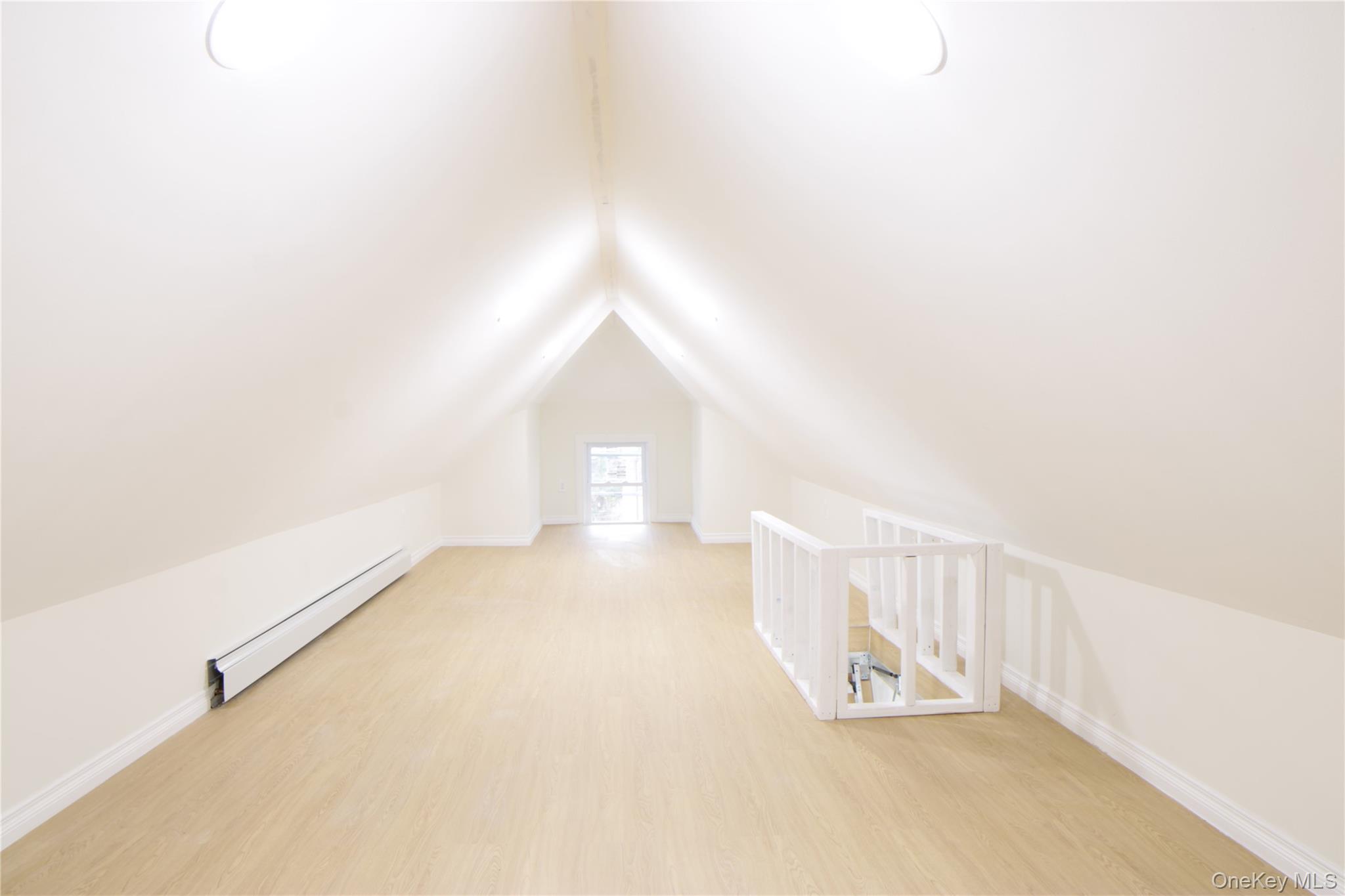 #18 photo, 22011 94th Drive, كوينز Queens Village , NY 11428