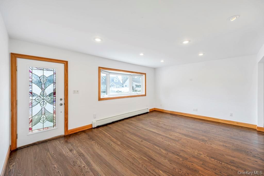 #6 photo, 1026 Barbara Court, מחוז נסאו North Bellmore , NY 11710