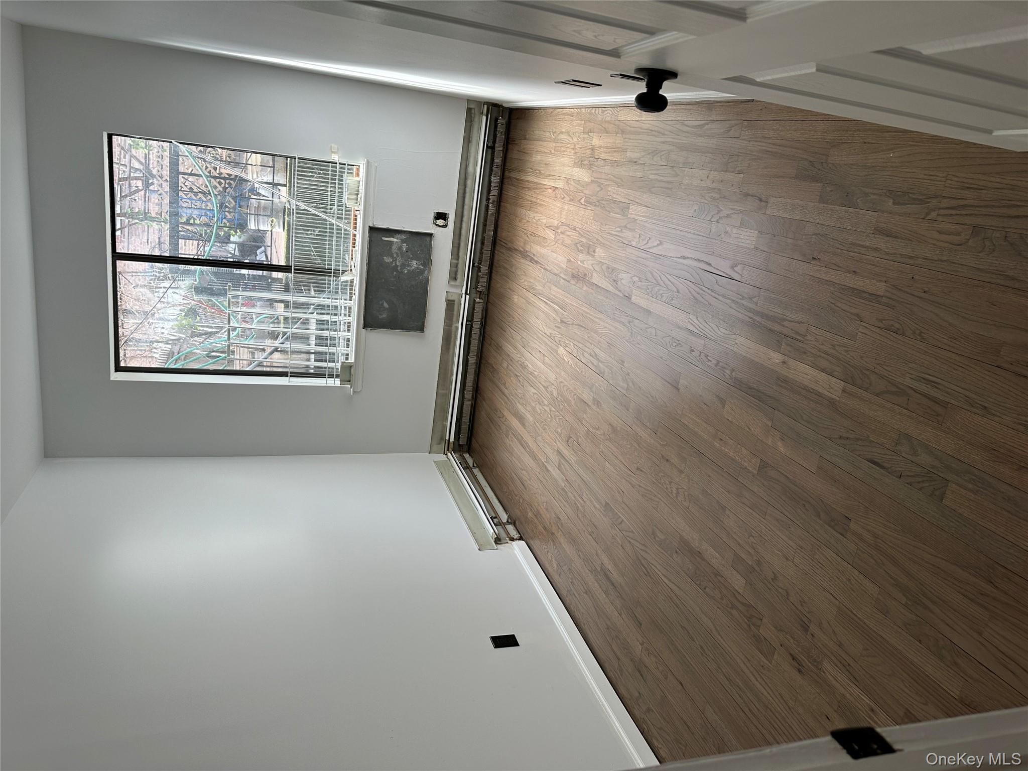 #4 photo, 40-14 60th Street, 皇后區 木邊 Woodside , NY 11377