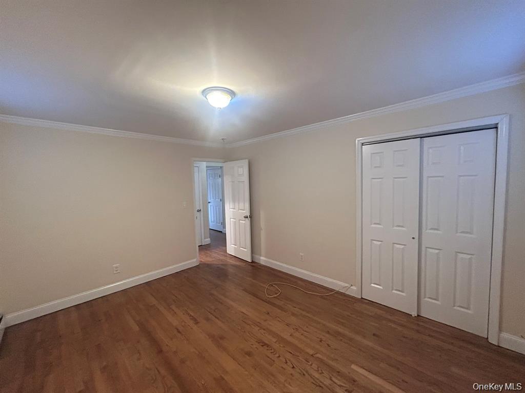 #13 photo, 35 N 16th Street, מחוז סאפוק Wheatley Heights , NY 11798