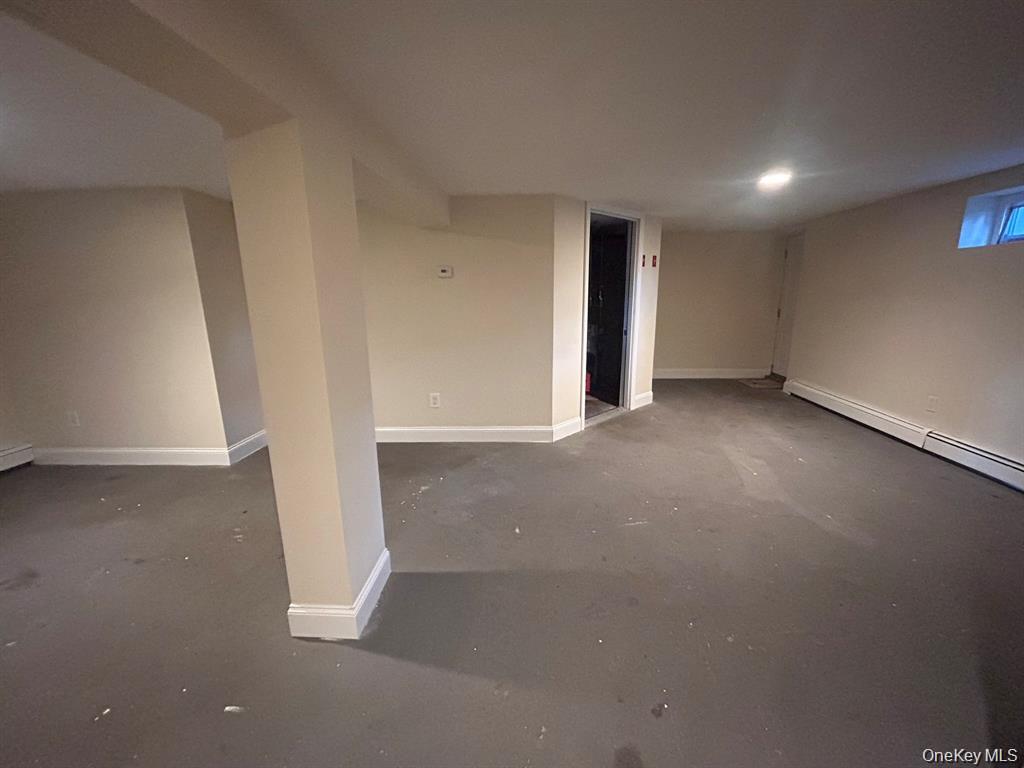 #16 photo, 35 N 16th Street, מחוז סאפוק Wheatley Heights , NY 11798