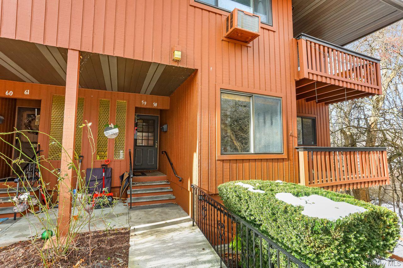 #1 photo, 58 Coachlight Square, Montrose , NY 10548