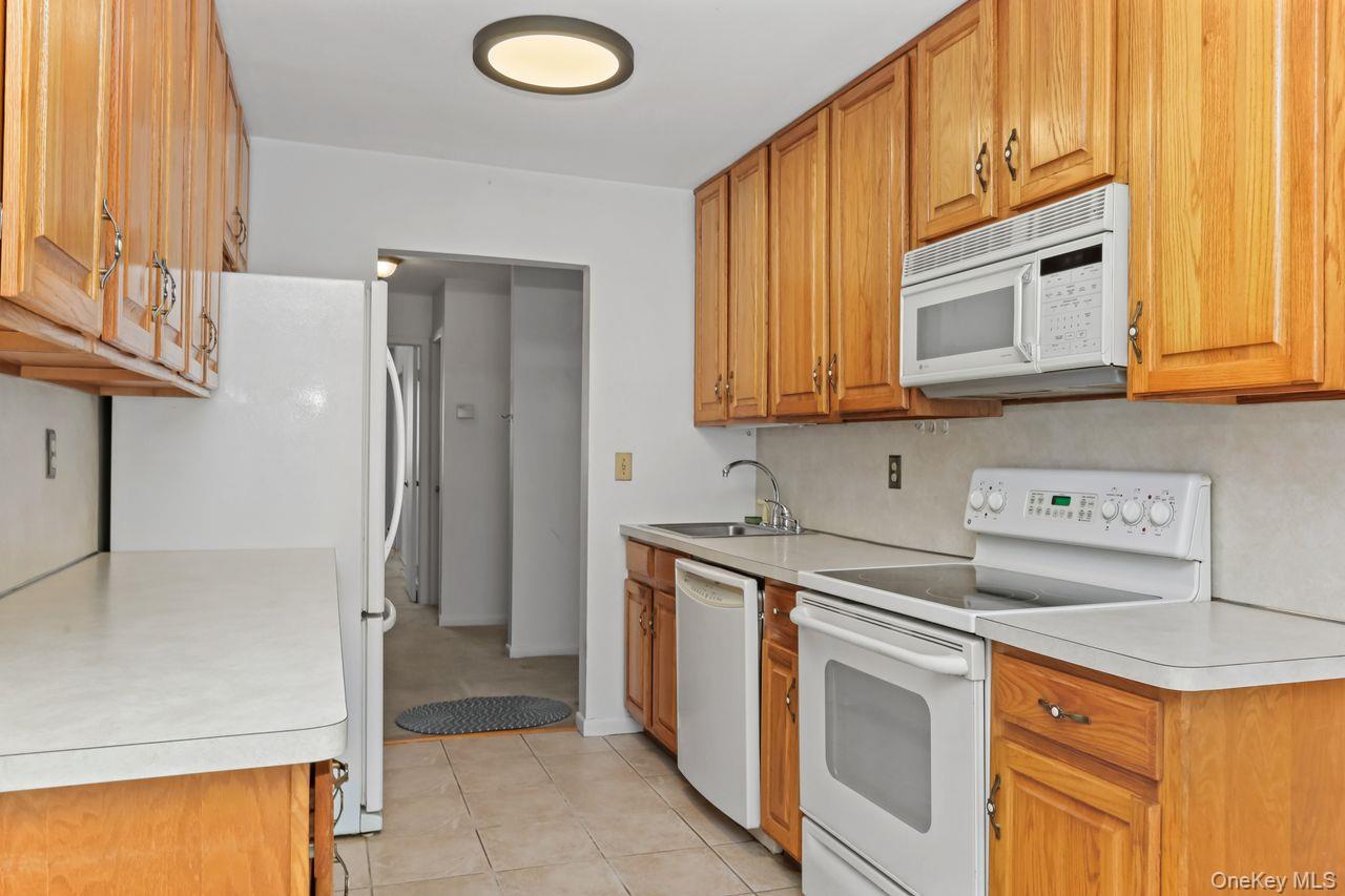 #2 photo, 58 Coachlight Square, Montrose , NY 10548