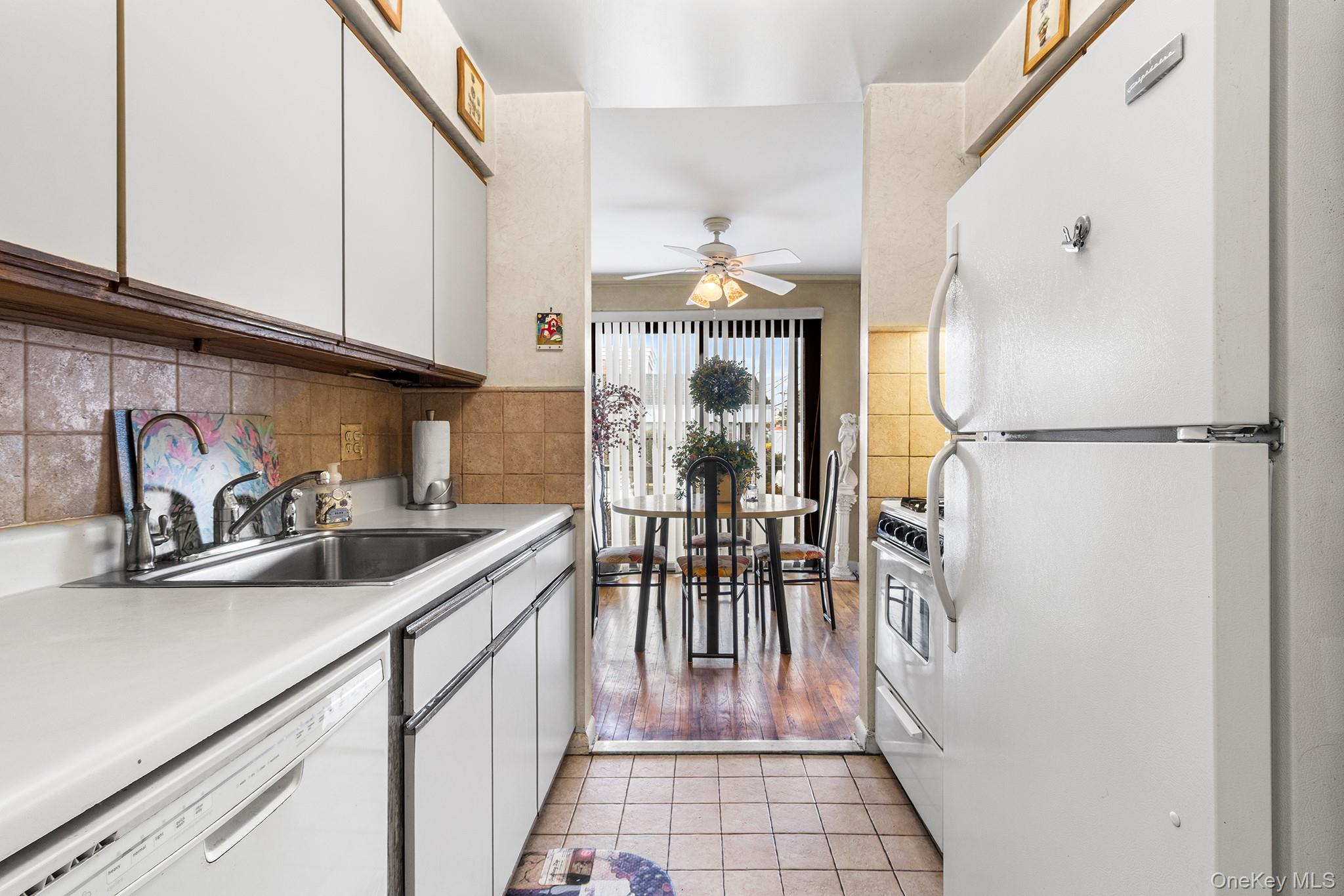 #10 photo, 210 Fulton Street, Нассау ‖ Farmingdale , NY 11735