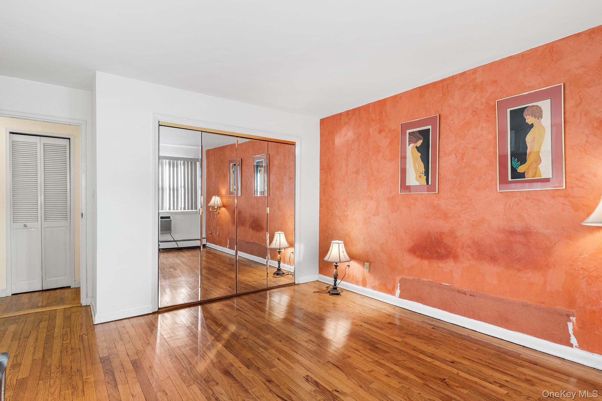 #14 photo, 210 Fulton Street, Нассау ‖ Farmingdale , NY 11735