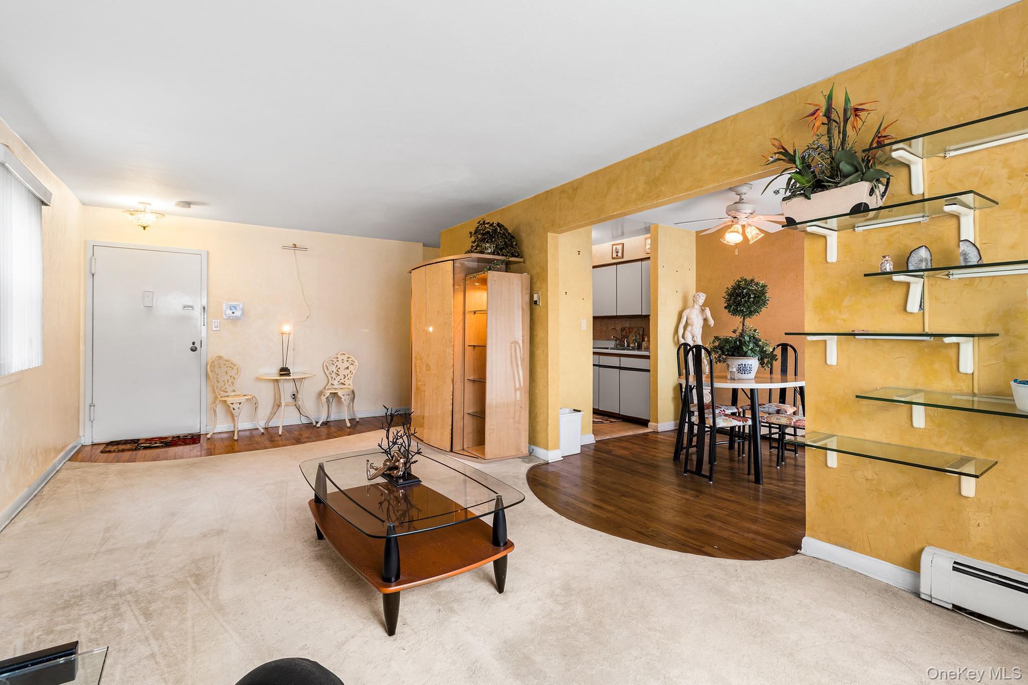 #5 photo, 210 Fulton Street, Нассау ‖ Farmingdale , NY 11735