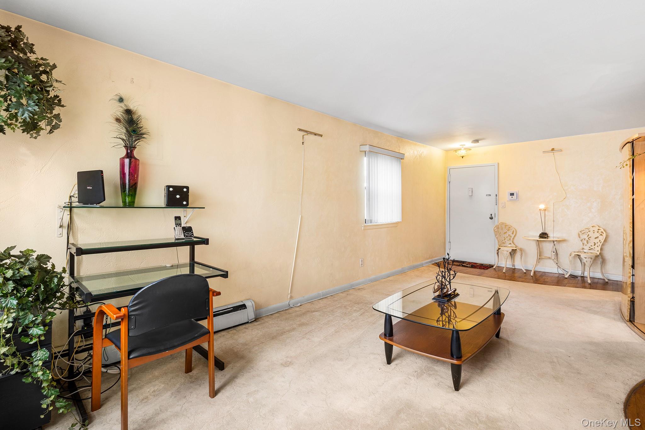 #6 photo, 210 Fulton Street, Нассау ‖ Farmingdale , NY 11735