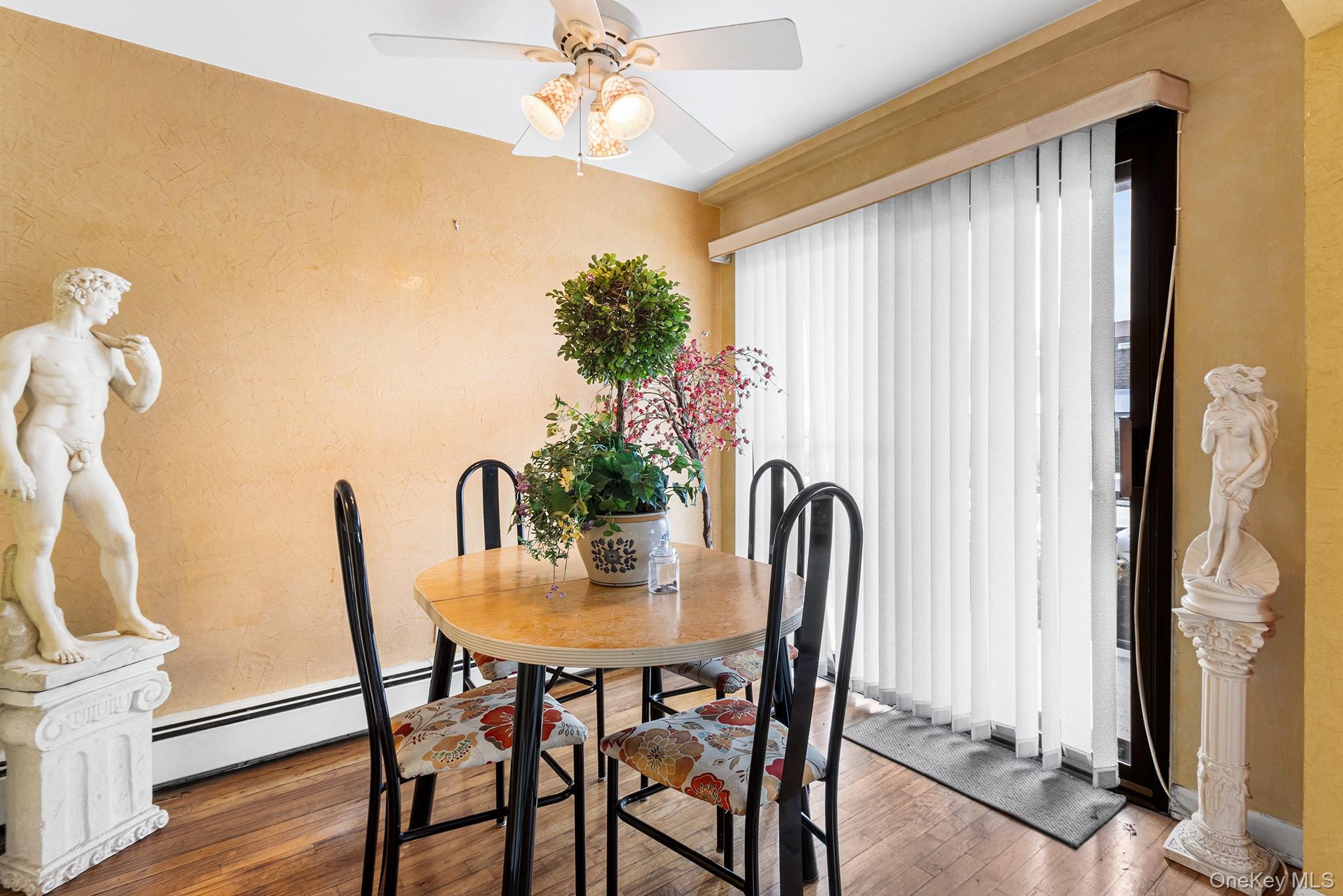 #7 photo, 210 Fulton Street, Нассау ‖ Farmingdale , NY 11735