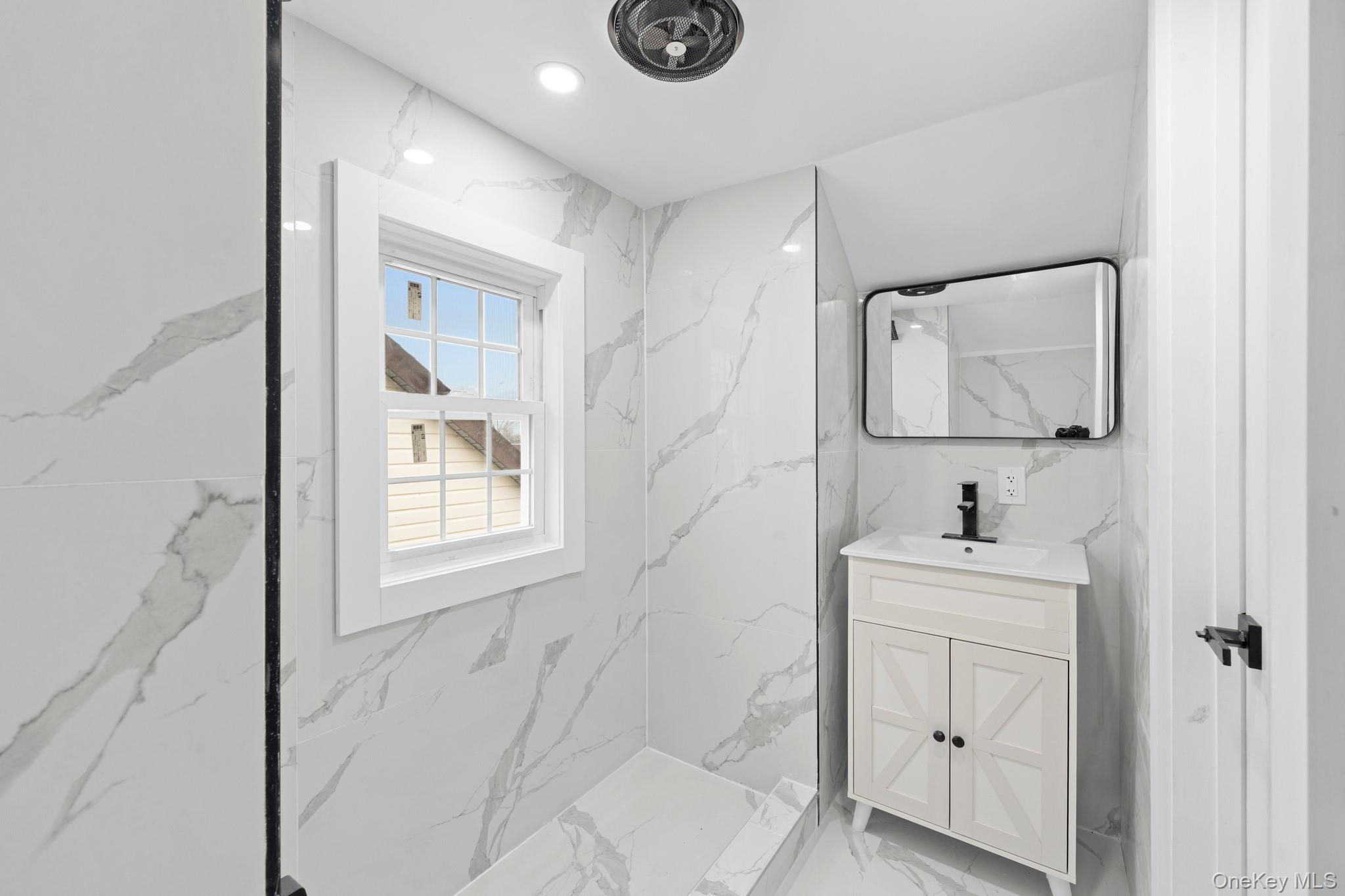 #13 photo, 19124 Murdock Avenue, Saint Albans , NY 11412