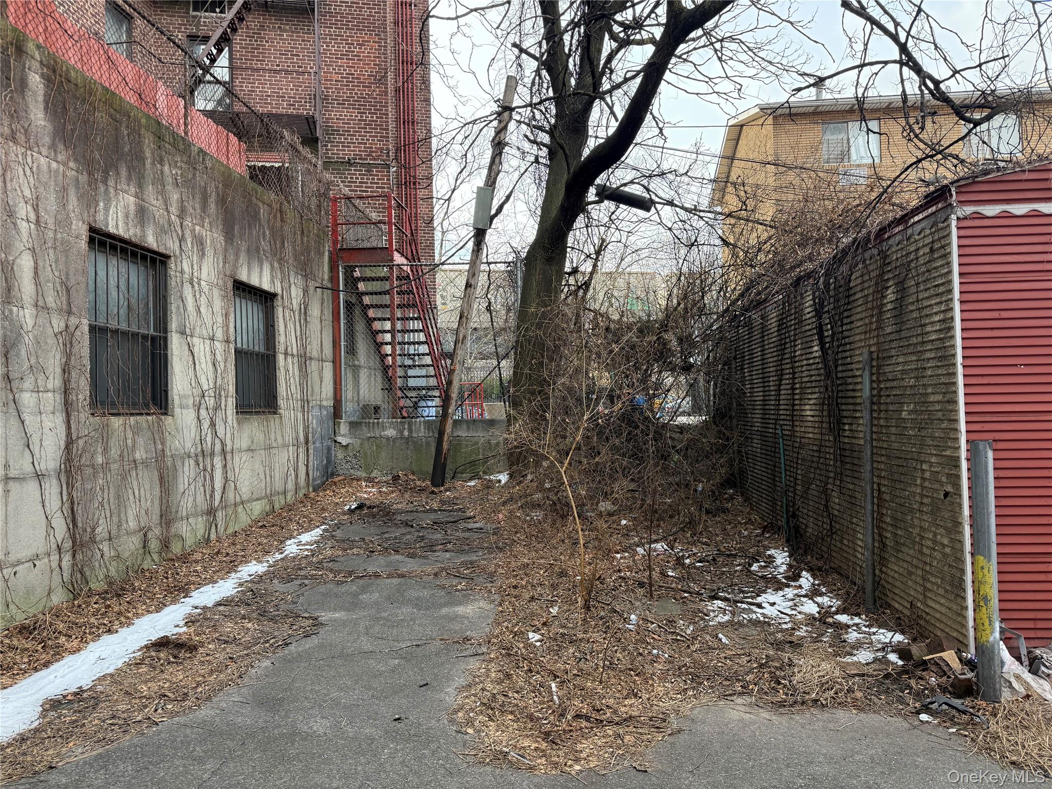 #16 photo, 34-54 70th, קווינס Jackson Heights , NY 11372