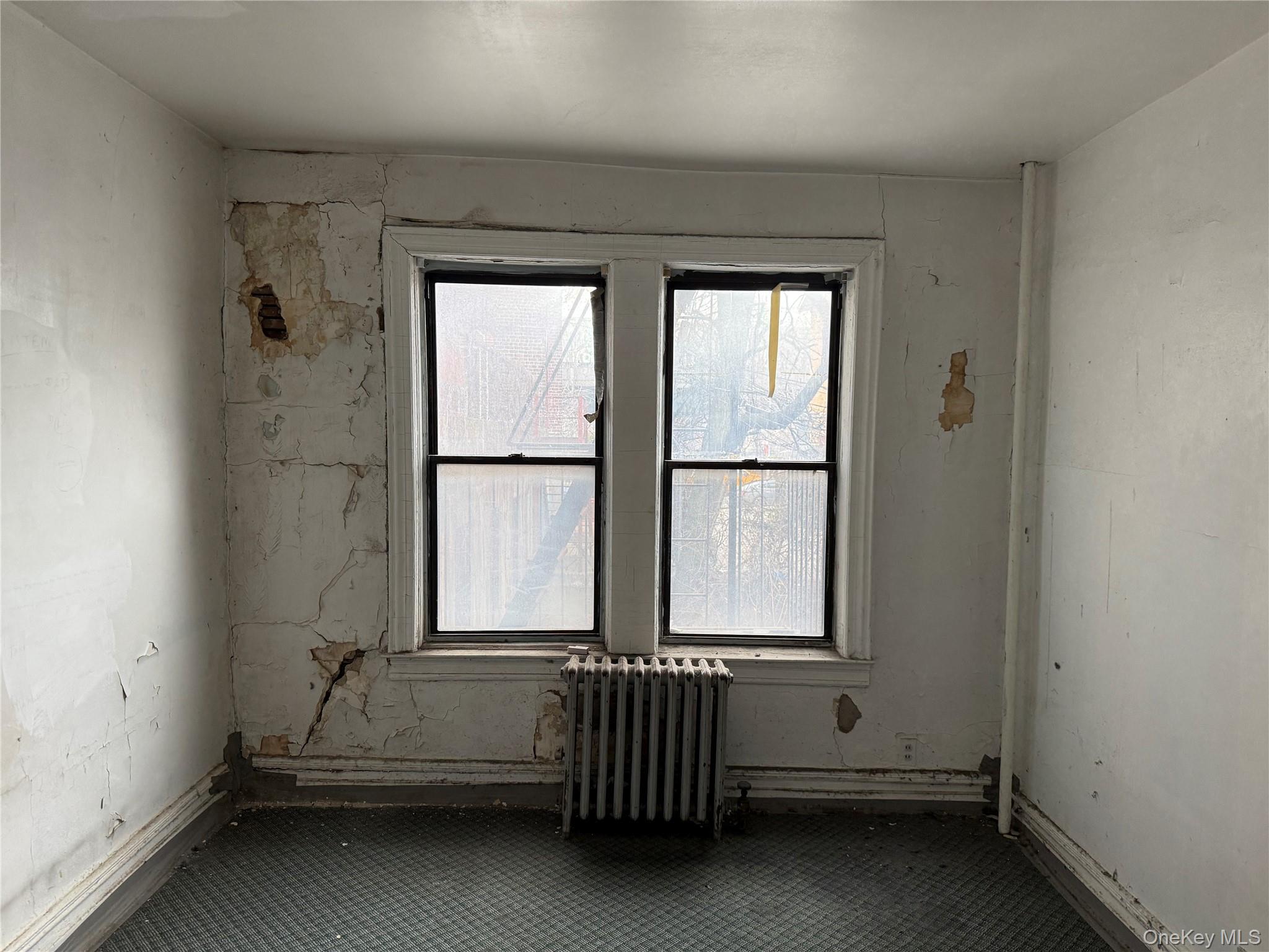 #5 photo, 34-54 70th, קווינס Jackson Heights , NY 11372