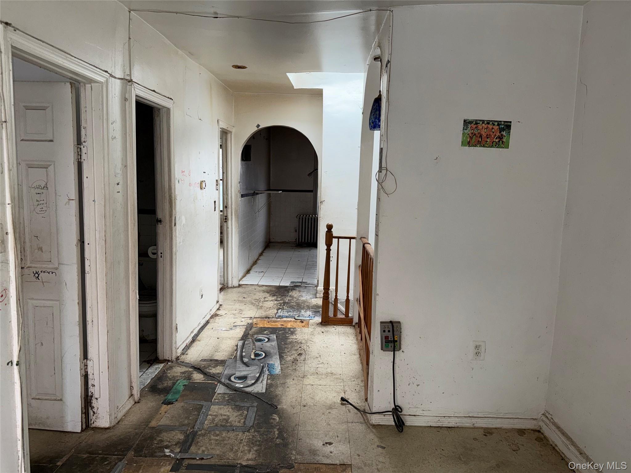 #8 photo, 34-54 70th, קווינס Jackson Heights , NY 11372