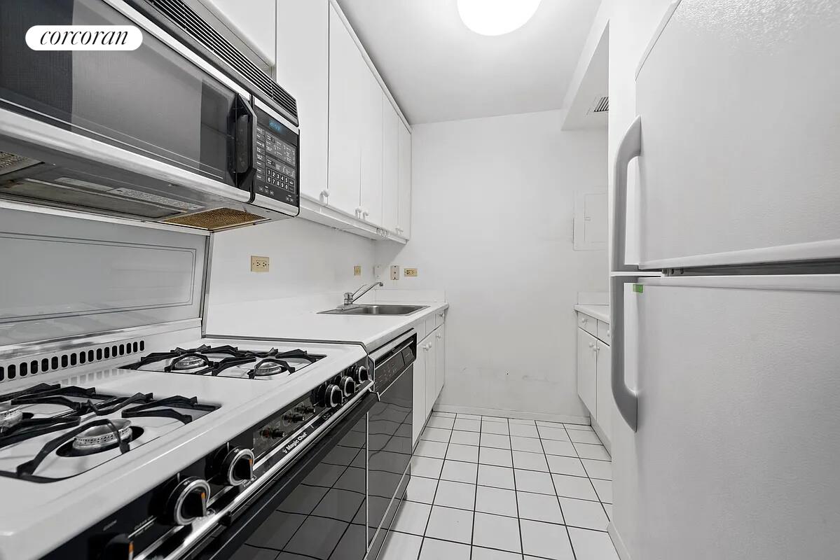 #10 photo, 106 CENTRAL Park S, Central Park South , NY 10019