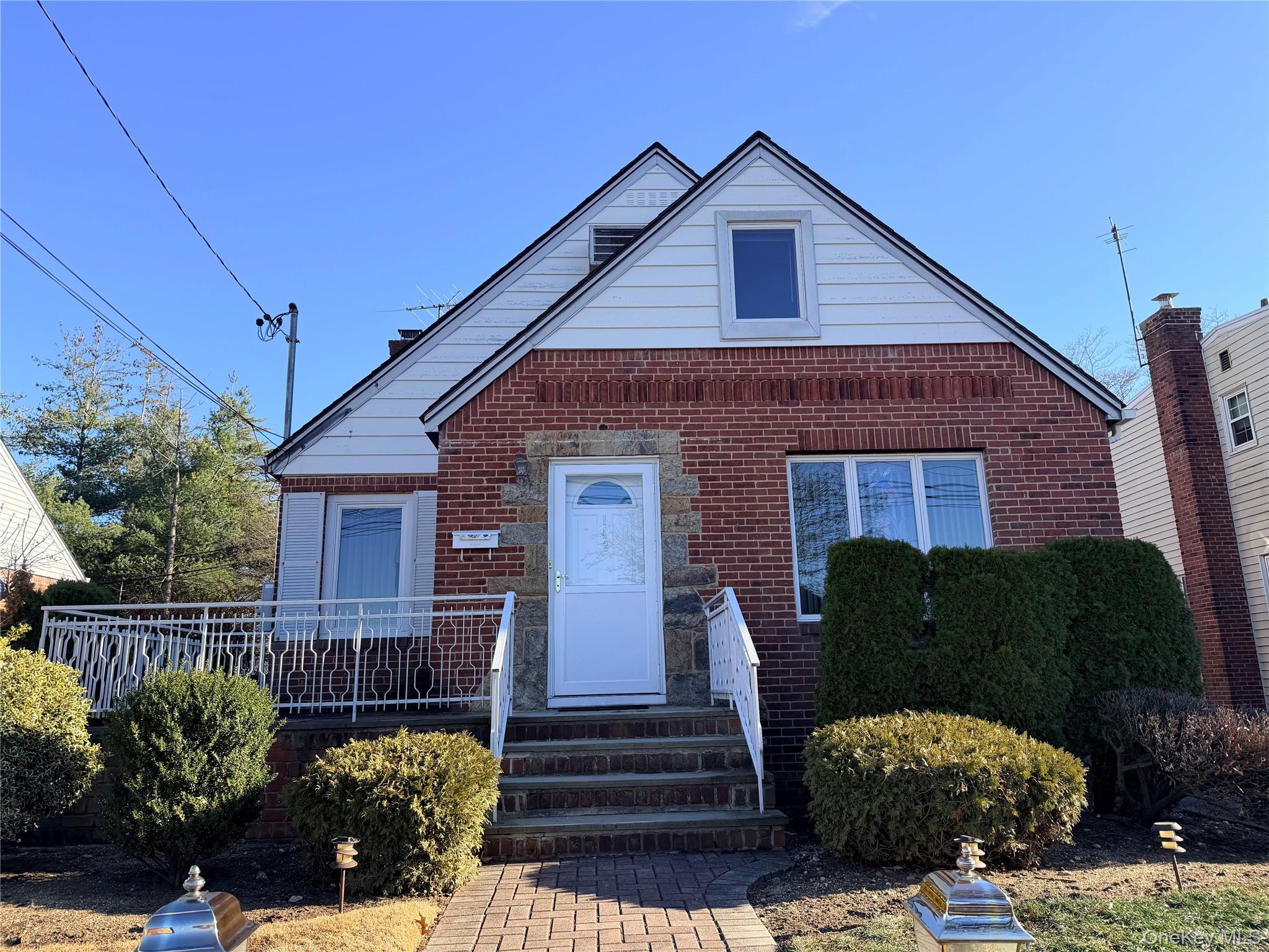 #1 photo, 142 Kamda Boulevard, 롱 아일랜드 New Hyde Park , NY 11040