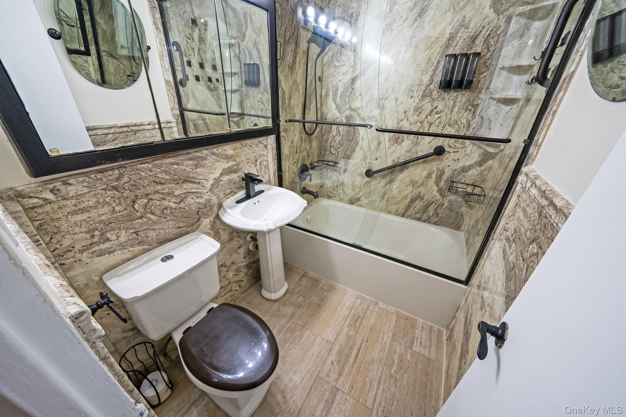 #12 photo, 1020 Elton Street, 布鲁克林 Brooklyn , NY 11208