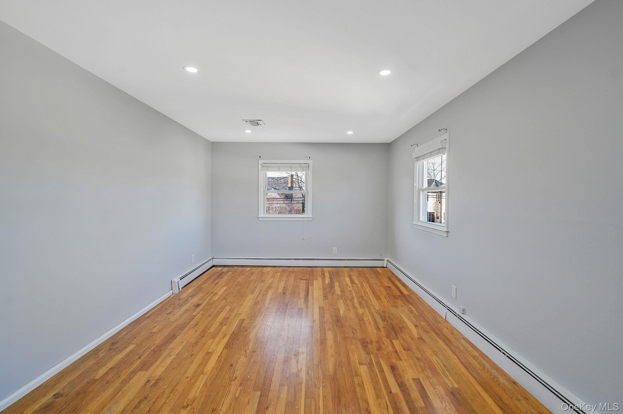 #12 photo, 2415 Babylon Turnpike, Merrick , NY 11566