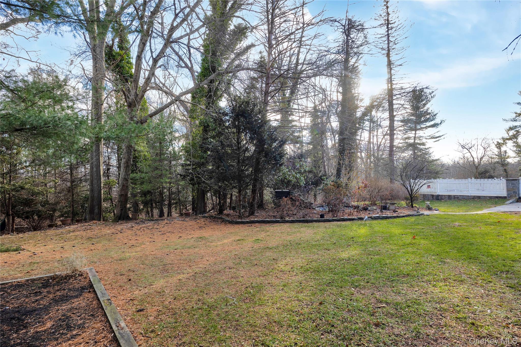 #16 photo, 12 Summerset Drive, सफ़ोक काउंटी Smithtown , NY 11787