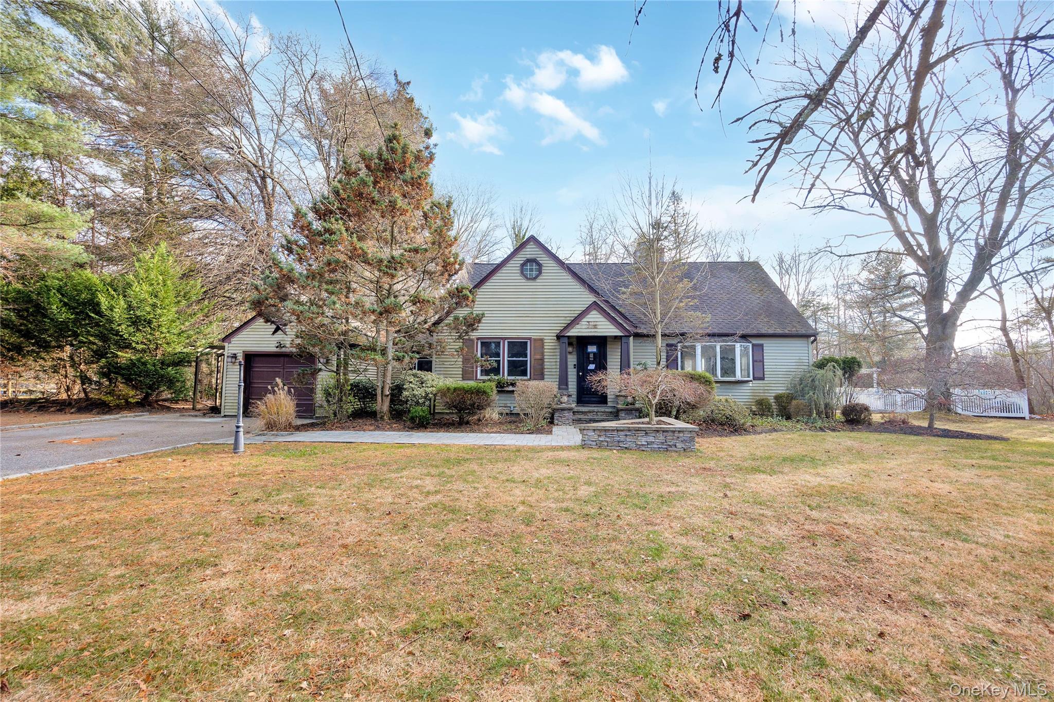 #2 photo, 12 Summerset Drive, सफ़ोक काउंटी Smithtown , NY 11787