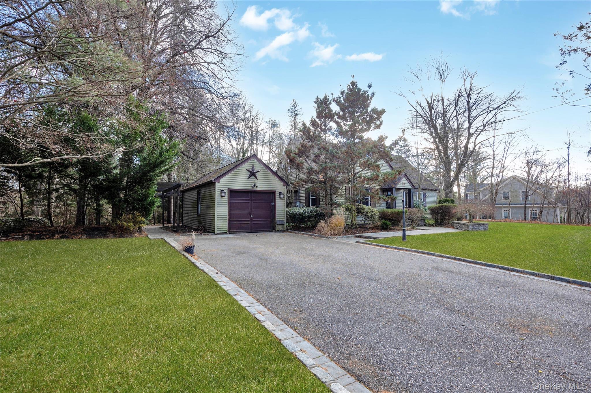 #3 photo, 12 Summerset Drive, सफ़ोक काउंटी Smithtown , NY 11787