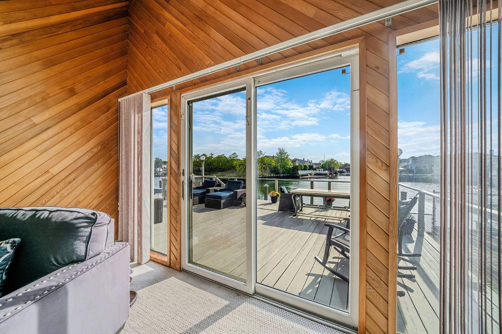 #25 photo, 3452 Ocean Ave, Oceanside , NY 11572