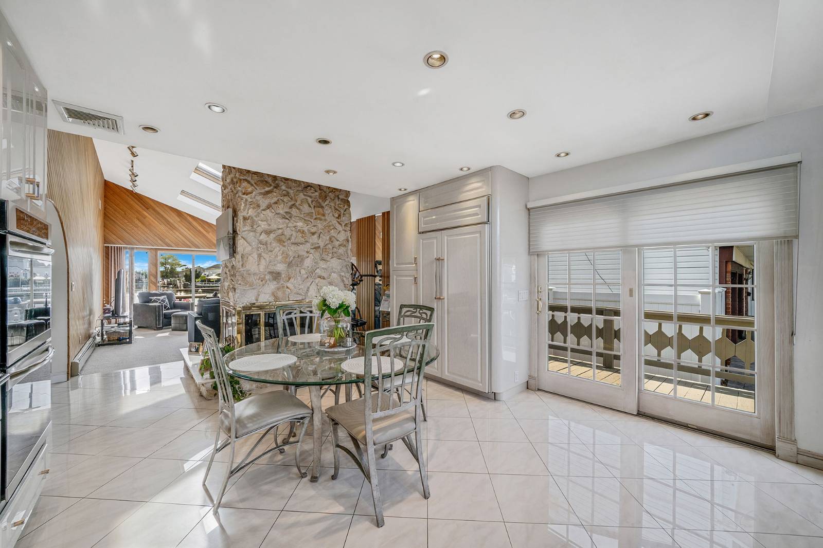 #29 photo, 3452 Ocean Ave, Oceanside , NY 11572