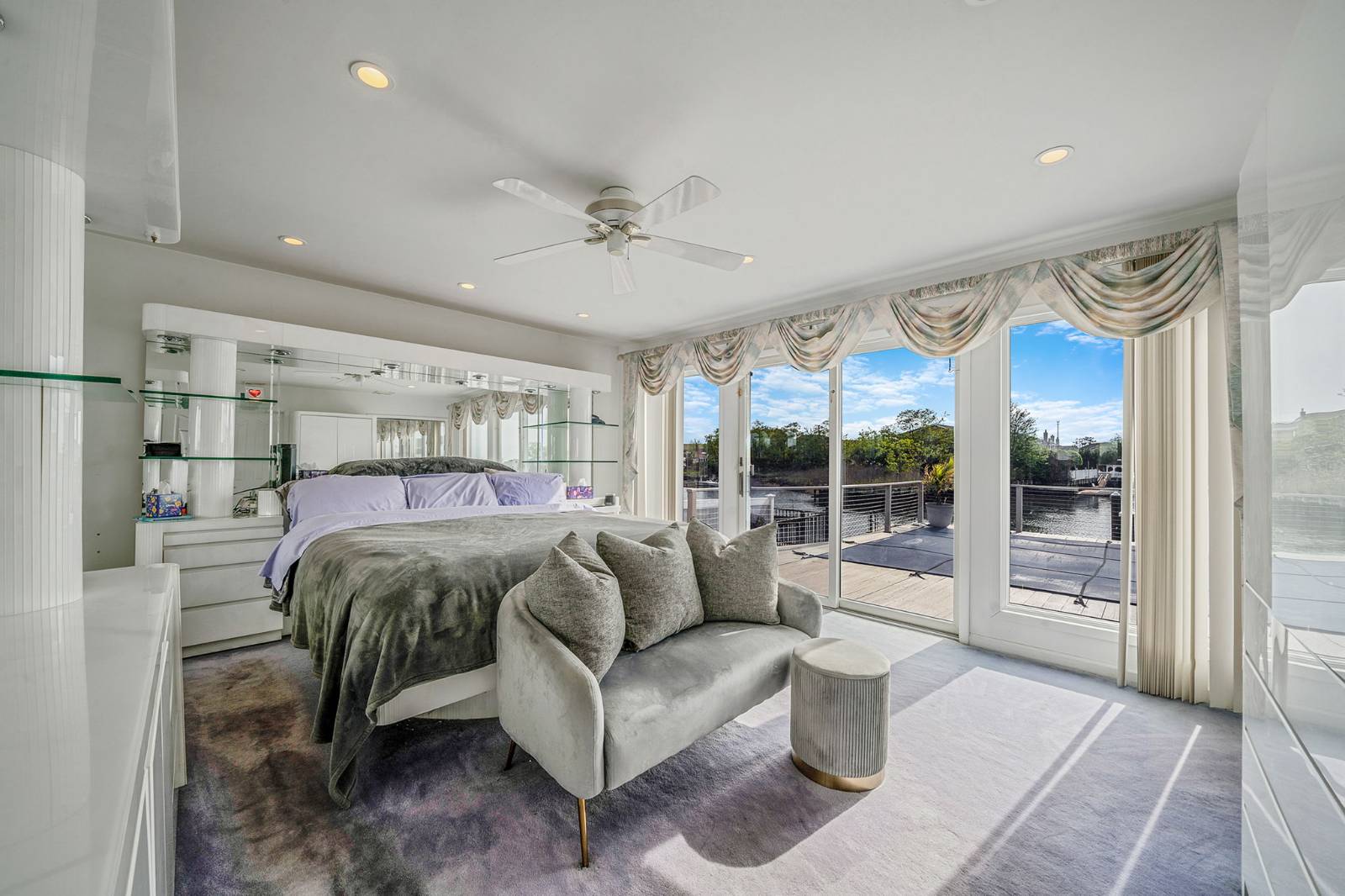 #38 photo, 3452 Ocean Ave, Oceanside , NY 11572