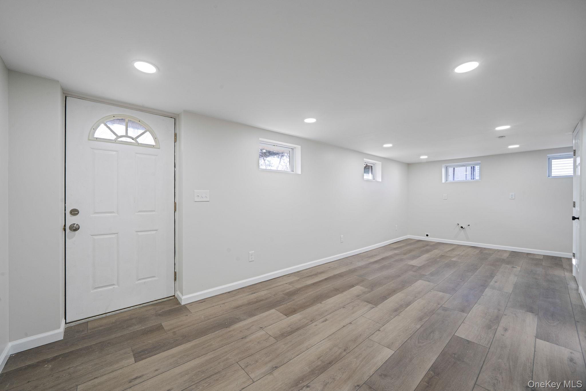 #17 photo, 20 Bowling Lane, 东长岛 鹿园 Deer Park , NY 11729