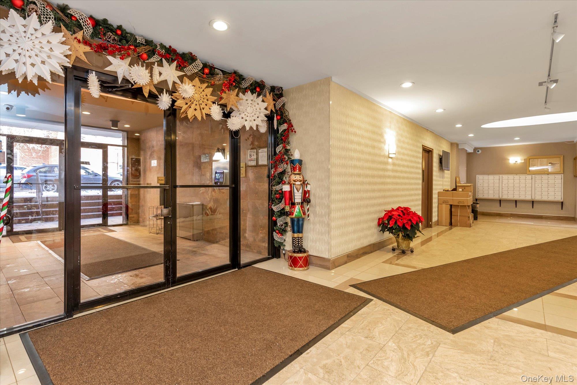 #14 photo, 83-40 Austin Street, 皇后区 秋园 Kew Gardens , NY 11415