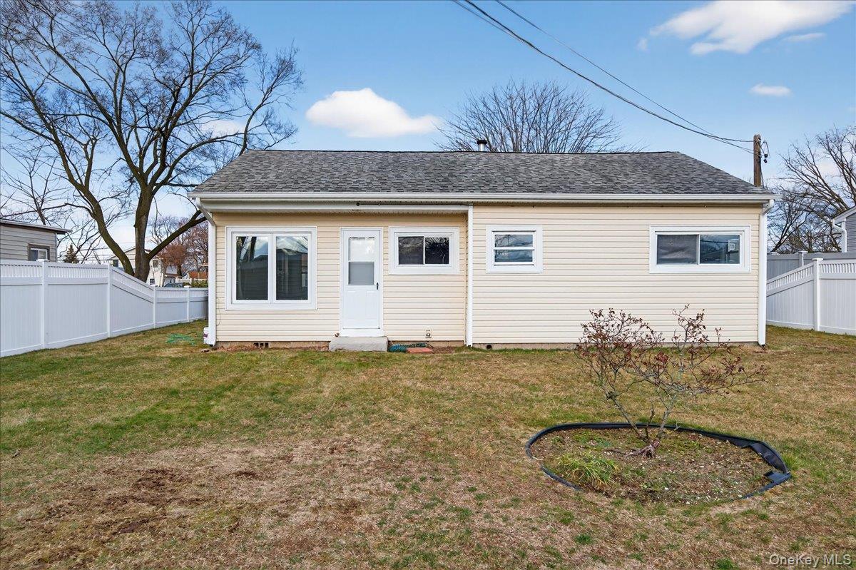 #11 photo, 21 Somerset Road, 롱 아일랜드 Amityville , NY 11701