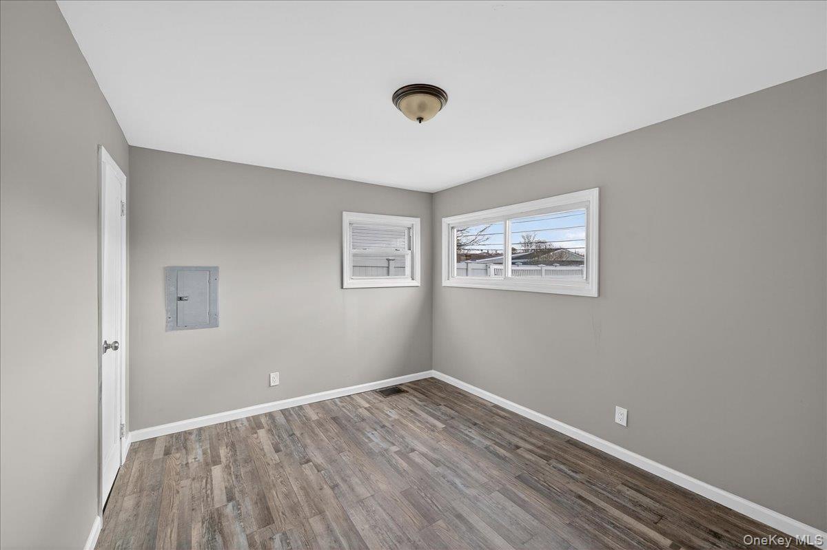 #8 photo, 21 Somerset Road, 롱 아일랜드 Amityville , NY 11701