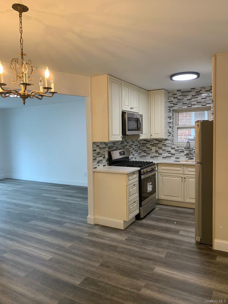 #2 photo, 4410 Baychester Avenue, Bronx , NY 10466