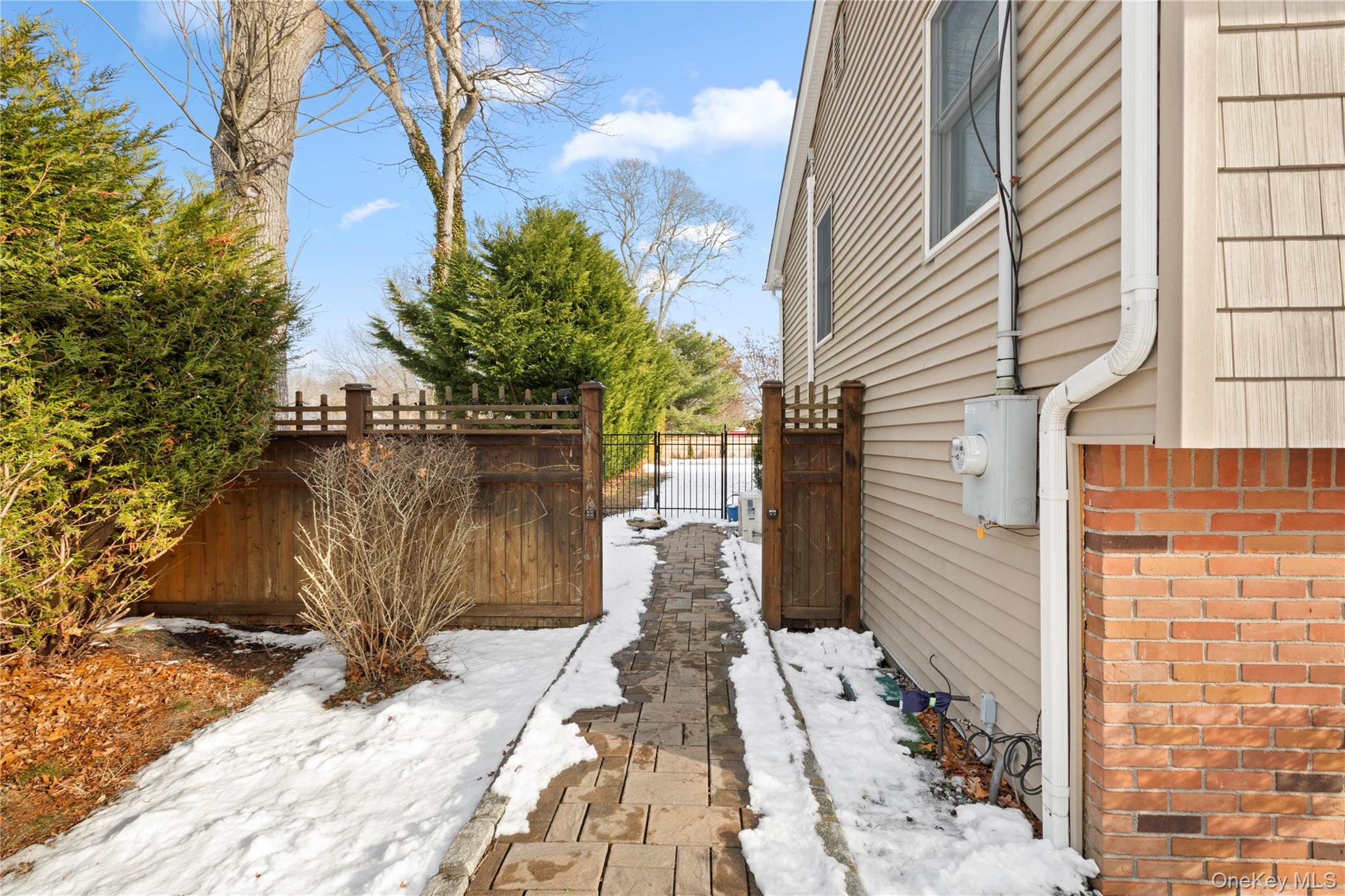 #1 photo, 13 Country Greens Drive, Саффолк ‖ Bellport , NY 11713