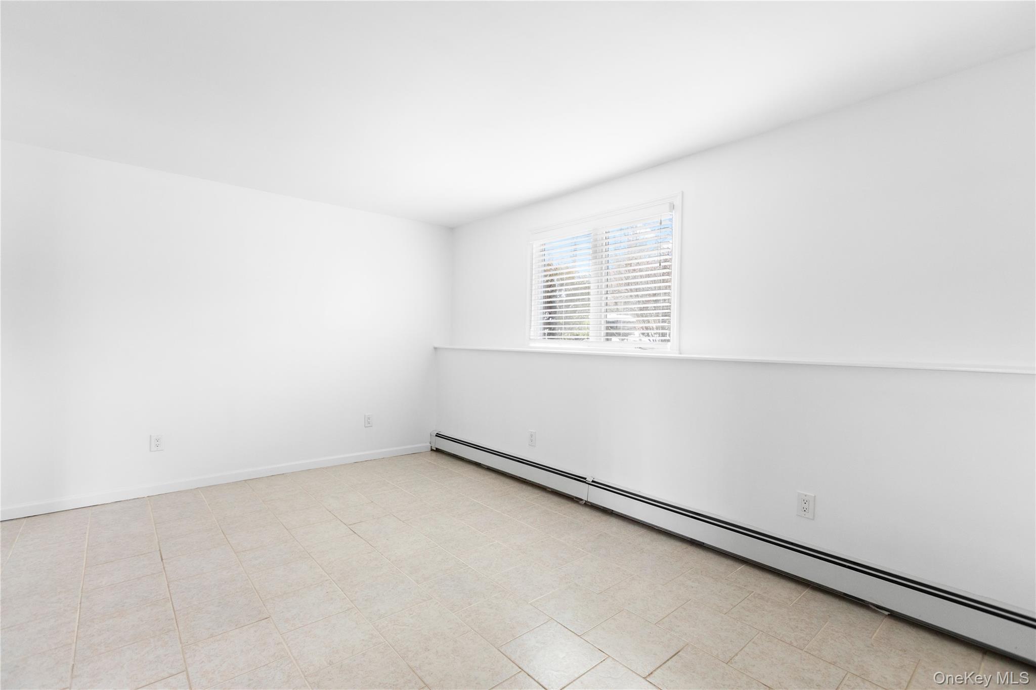 #7 photo, 13 Country Greens Drive, Саффолк ‖ Bellport , NY 11713