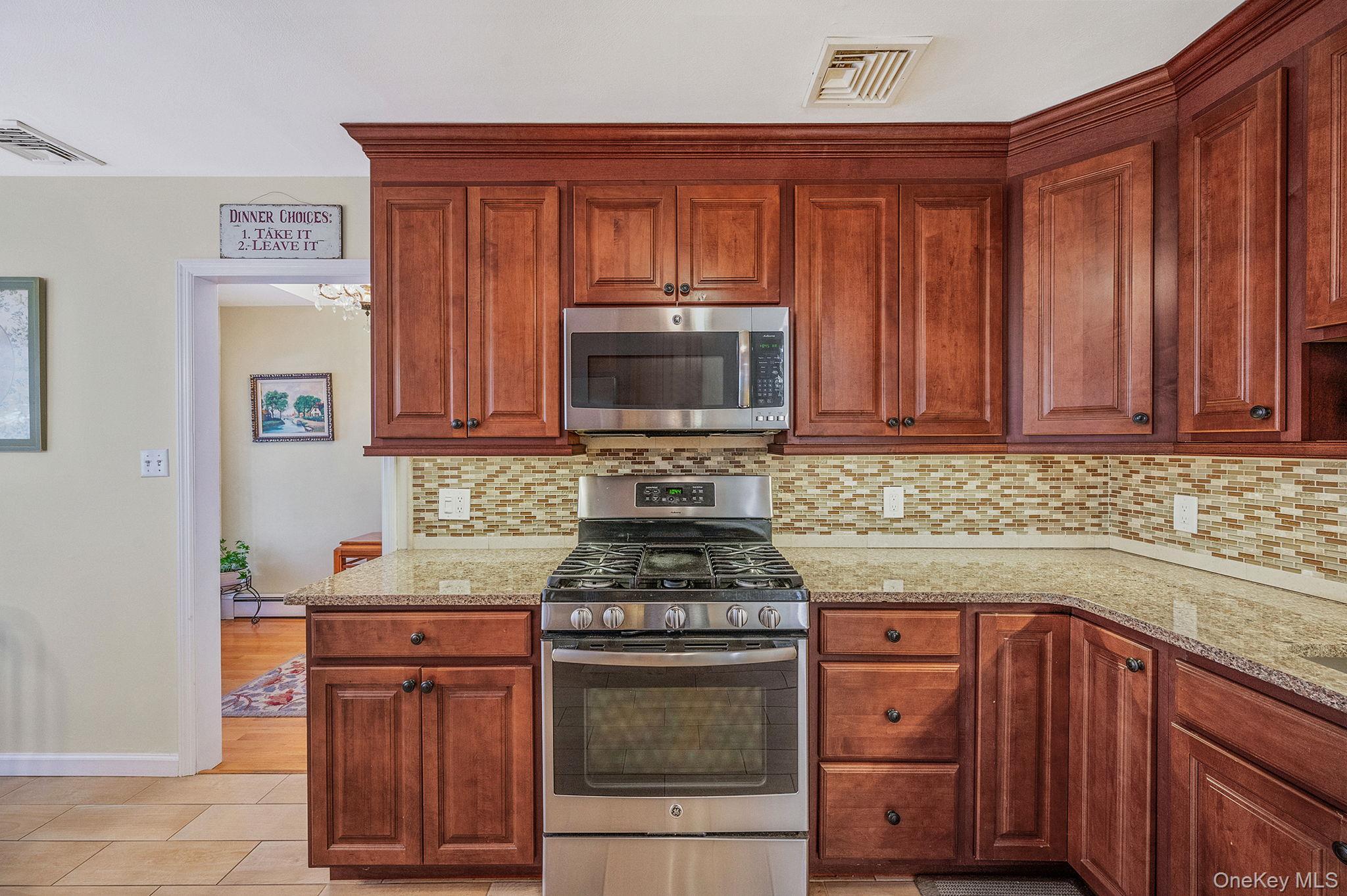 #6 photo, 2 Greenpine Court, 롱 아일랜드 Dix Hills , NY 11746