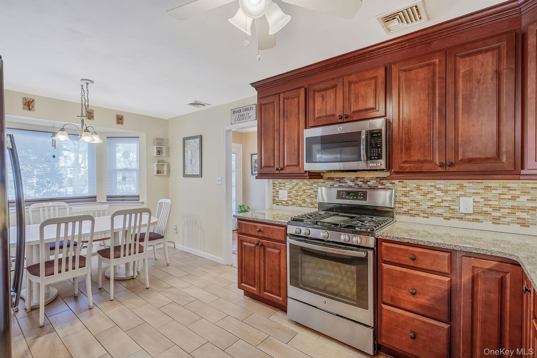 #7 photo, 2 Greenpine Court, 롱 아일랜드 Dix Hills , NY 11746