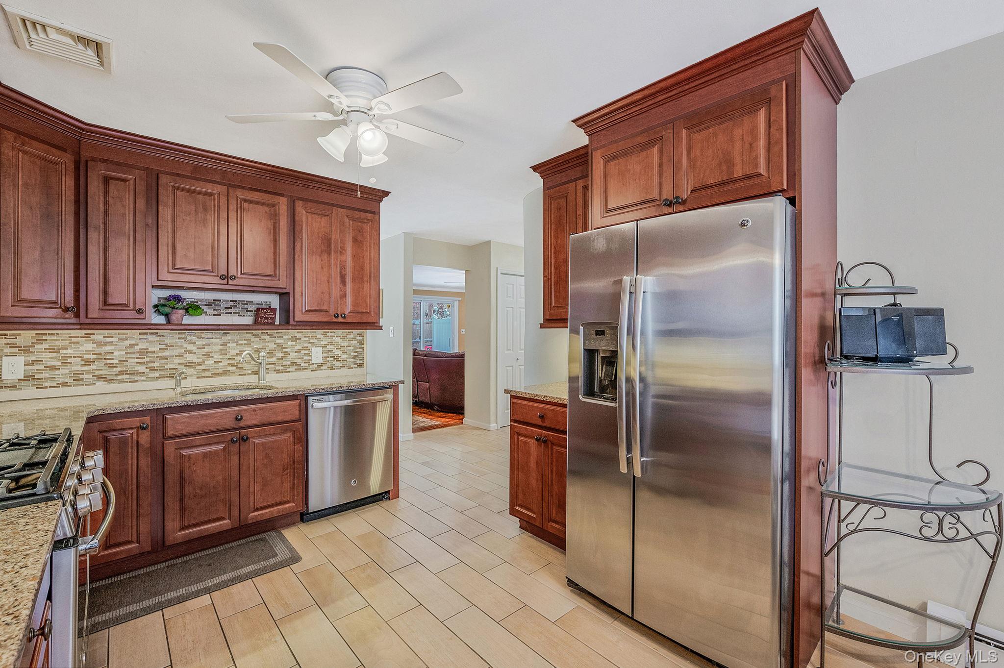 #9 photo, 2 Greenpine Court, 롱 아일랜드 Dix Hills , NY 11746