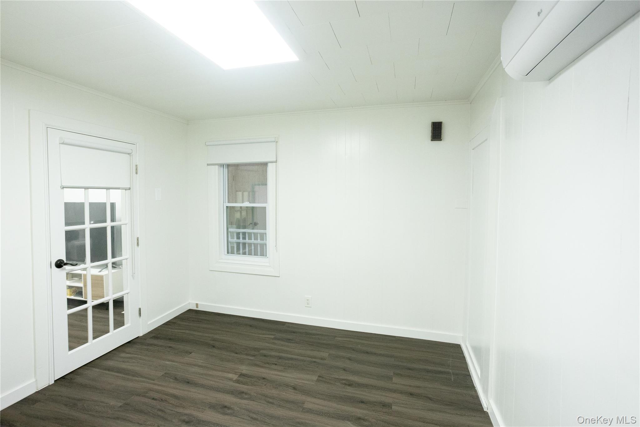 #11 photo, 43-18 214  Place, बेसाइड Bayside , NY 11361