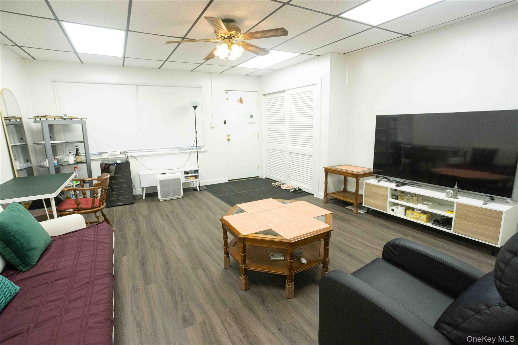 #3 photo, 43-18 214  Place, बेसाइड Bayside , NY 11361